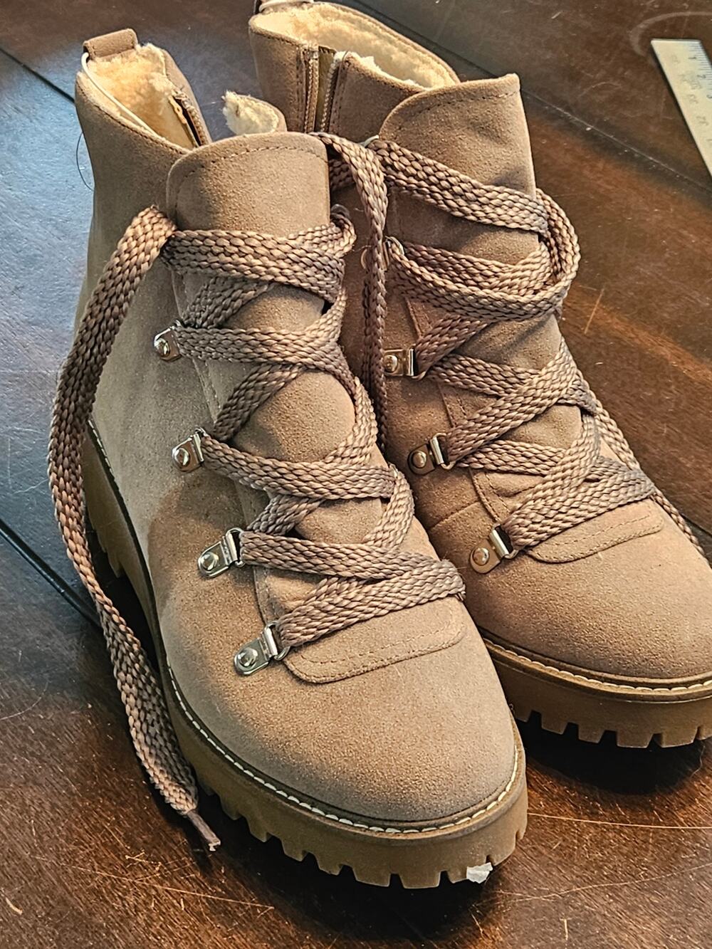 NWT Falls Creek Memory Foam Boots Size 9